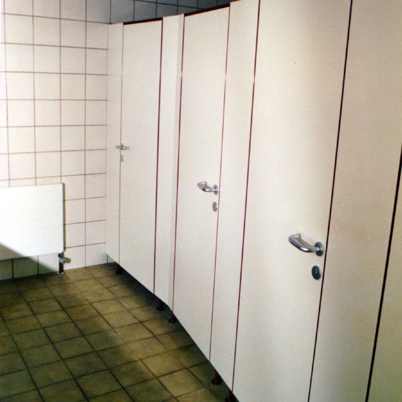 WC-Trennwände / Umkleidekabinen